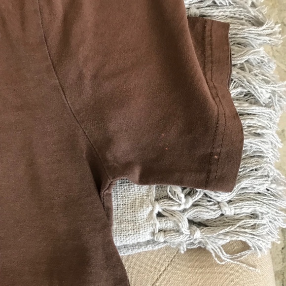 Old Navy Cargo Tan Shorts with Bonus 2 T-Shirts - Picture 7 of 7